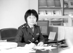 苏玲的图片